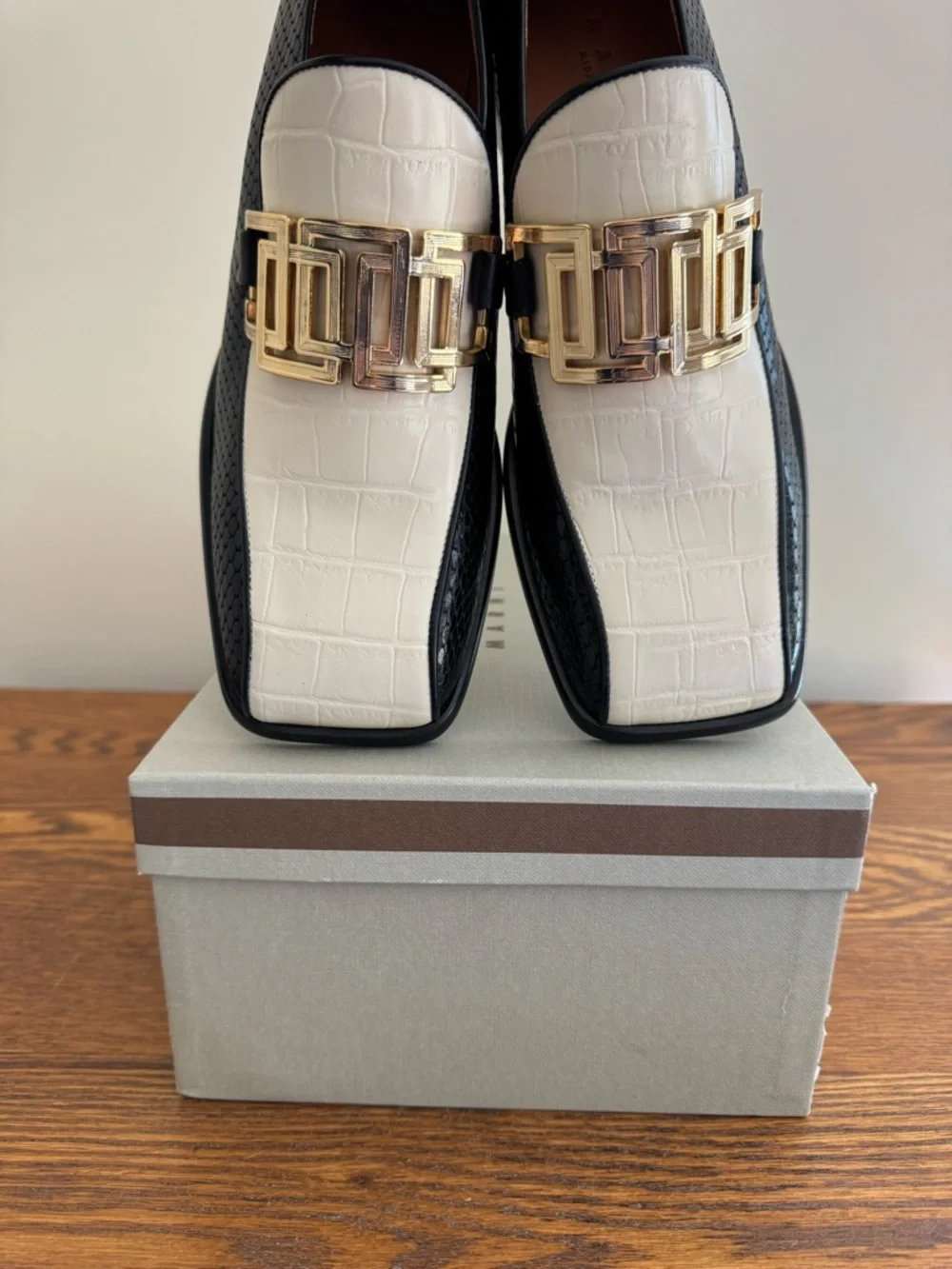 Marni Black and White Leather Loafers - Picture 3 of 8